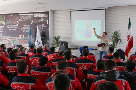 دوره آموزشی امداد و نجات و رانندگی ایمن ویژه امدادگران امداد خودرو کانون جهانگردی و اتومبیلرانی