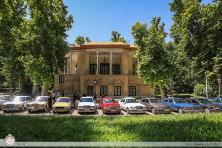 همایش خودروهای کلاسیک و تاریخی در مجموعه فرهنگی تاریخی نیاوران